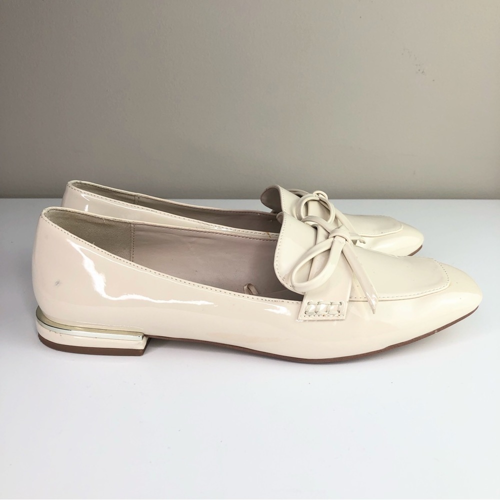 Zara Cream Patent Leather Loafers with Bow 6.5